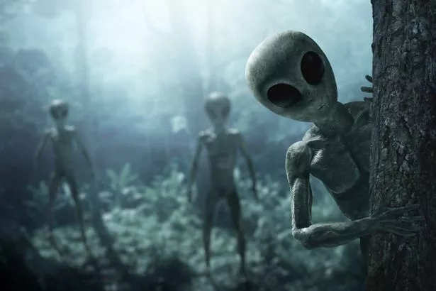 Surprisingly, scientists have made an interesting scientific discovery that interests us in the search for ancient non-terrestrial UFO (OVNI) space vehicles on the Moon, Mars and Mercury.