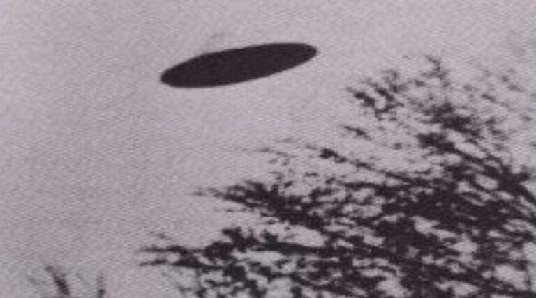 The Phoenix Lights: A Massive UFO Sighting in 1997